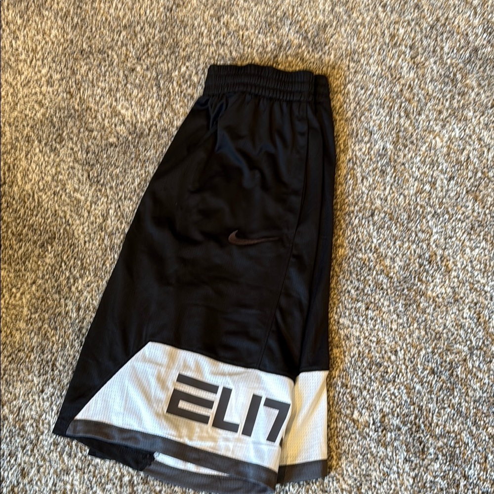 Nike Black and White Athletic Shorts Lightweight Comfort